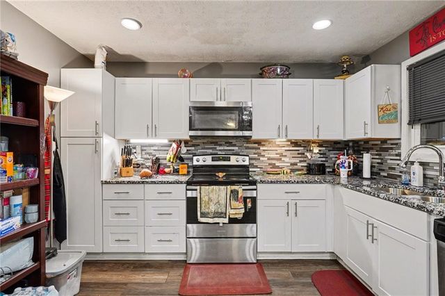 6260 Crestview Lane, Forest Park, GA 30297