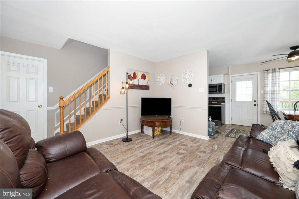 Image 10 of property listing at 6652 LAKE FRONT CT, New Market, MD 21774