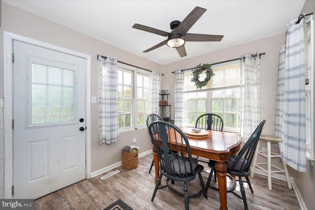 Image 12 of property listing at 6652 LAKE FRONT CT, New Market, MD 21774