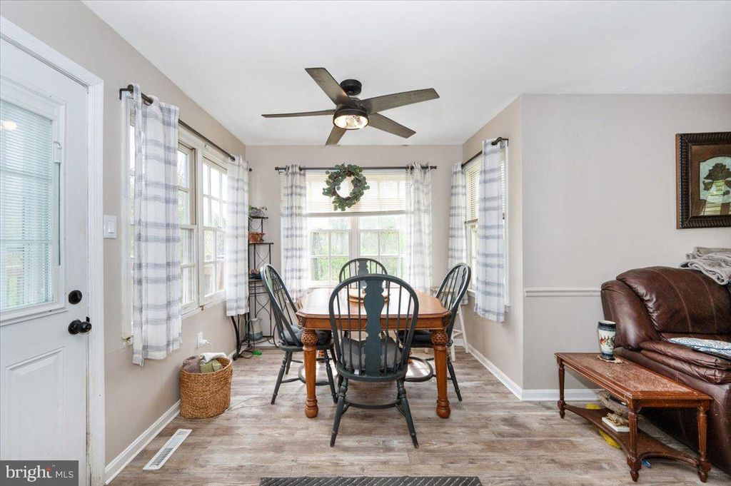 Image 13 of property listing at 6652 LAKE FRONT CT, New Market, MD 21774