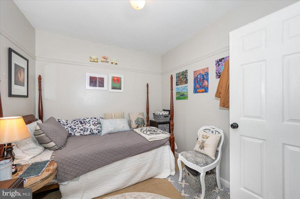 Image 28 of property listing at 6652 LAKE FRONT CT, New Market, MD 21774