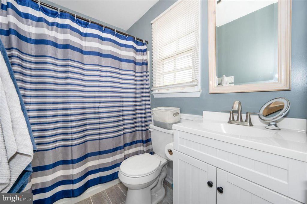 Image 32 of property listing at 6652 LAKE FRONT CT, New Market, MD 21774