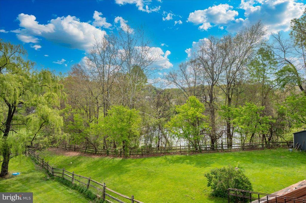 Image 44 of property listing at 6652 LAKE FRONT CT, New Market, MD 21774