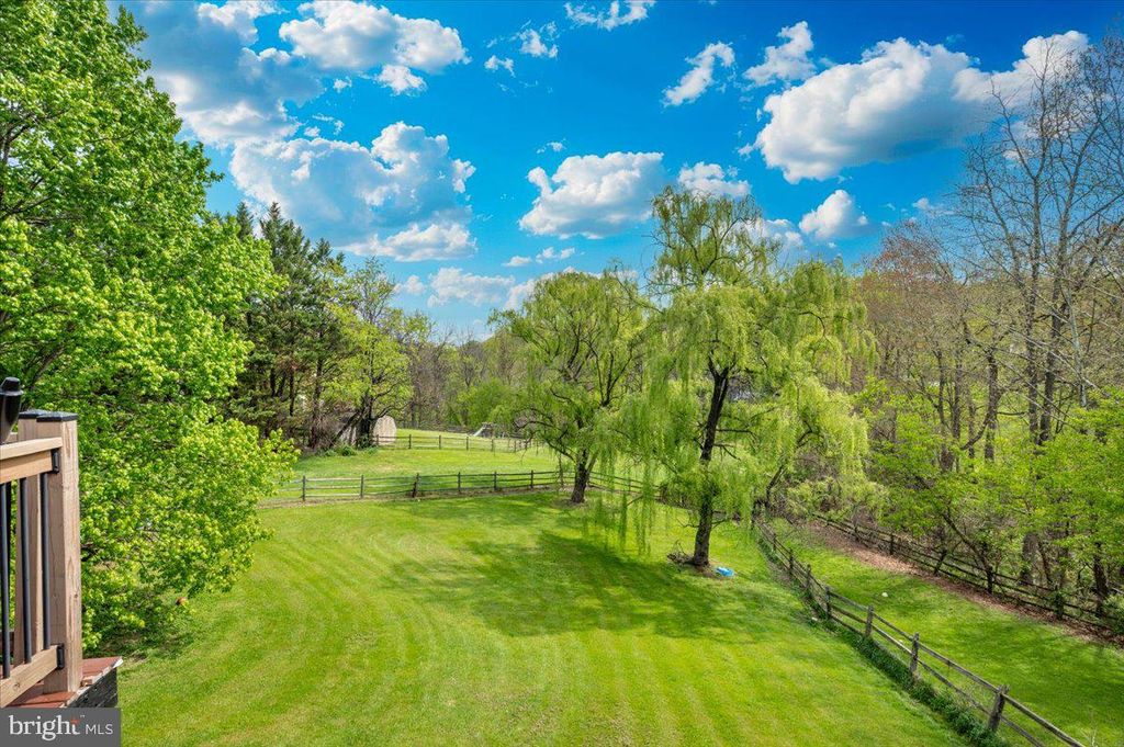 Image 45 of property listing at 6652 LAKE FRONT CT, New Market, MD 21774