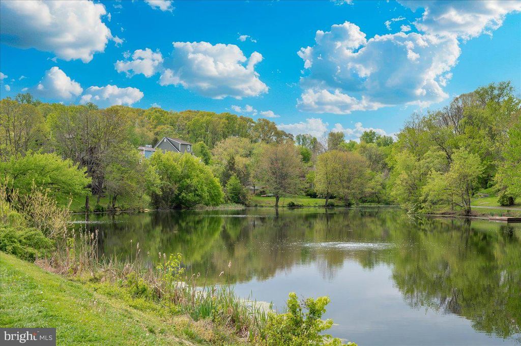 Image 47 of property listing at 6652 LAKE FRONT CT, New Market, MD 21774