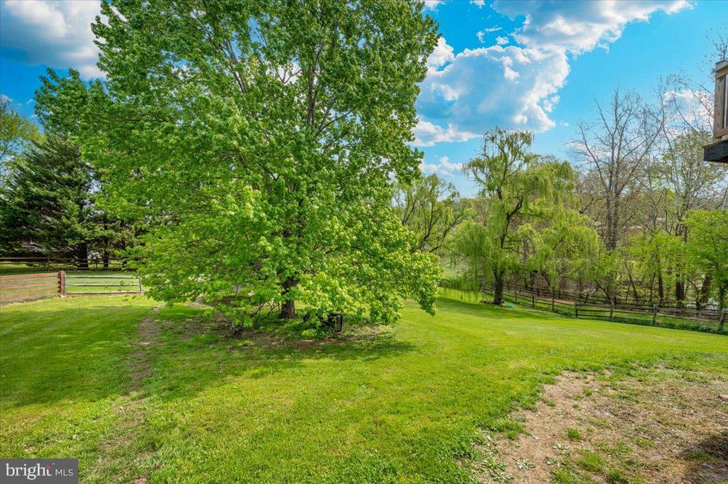 Image 51 of property listing at 6652 LAKE FRONT CT, New Market, MD 21774