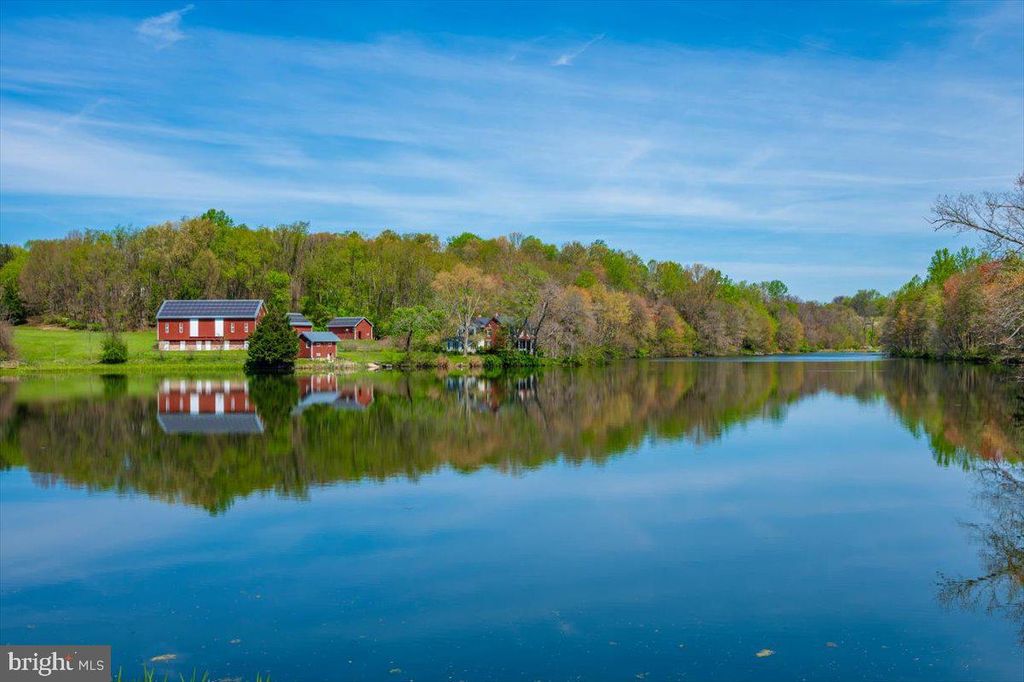 Image 56 of property listing at 6652 LAKE FRONT CT, New Market, MD 21774