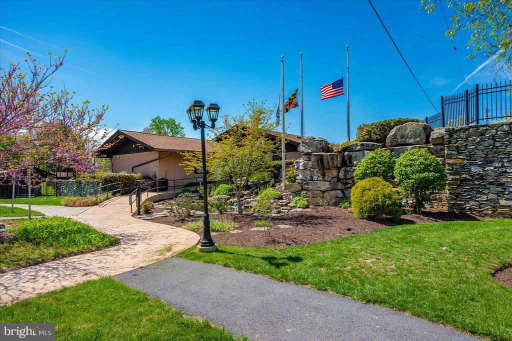 Image 60 of property listing at 6652 LAKE FRONT CT, New Market, MD 21774