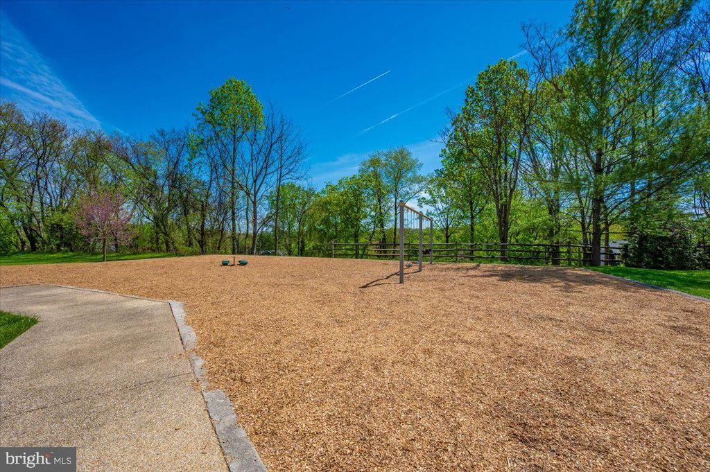 Image 65 of property listing at 6652 LAKE FRONT CT, New Market, MD 21774