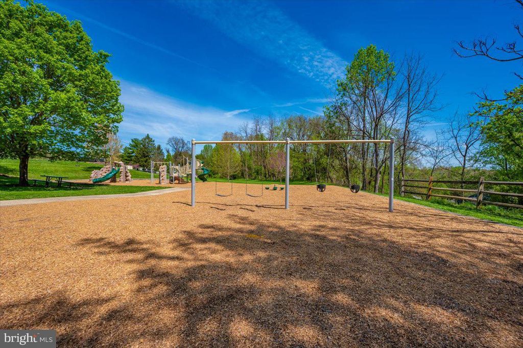 Image 66 of property listing at 6652 LAKE FRONT CT, New Market, MD 21774