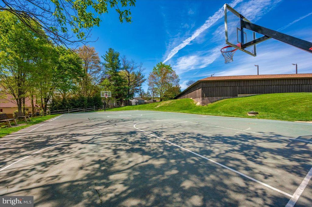 Image 67 of property listing at 6652 LAKE FRONT CT, New Market, MD 21774