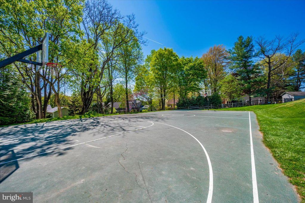 Image 68 of property listing at 6652 LAKE FRONT CT, New Market, MD 21774