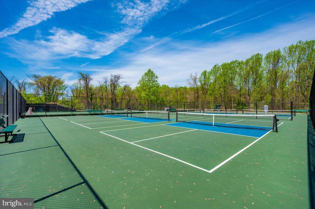 Image 71 of property listing at 6652 LAKE FRONT CT, New Market, MD 21774