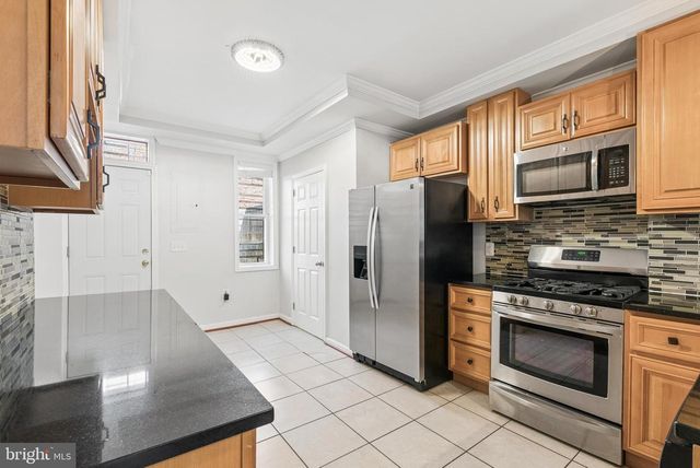 214 N MADEIRA ST, Baltimore, MD 21231