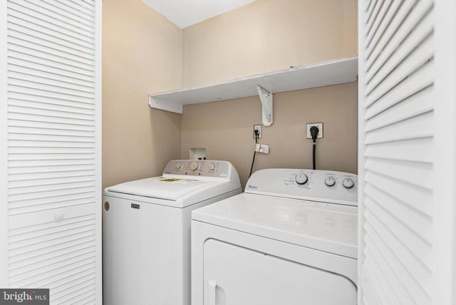 214 N MADEIRA ST, Baltimore, MD 21231