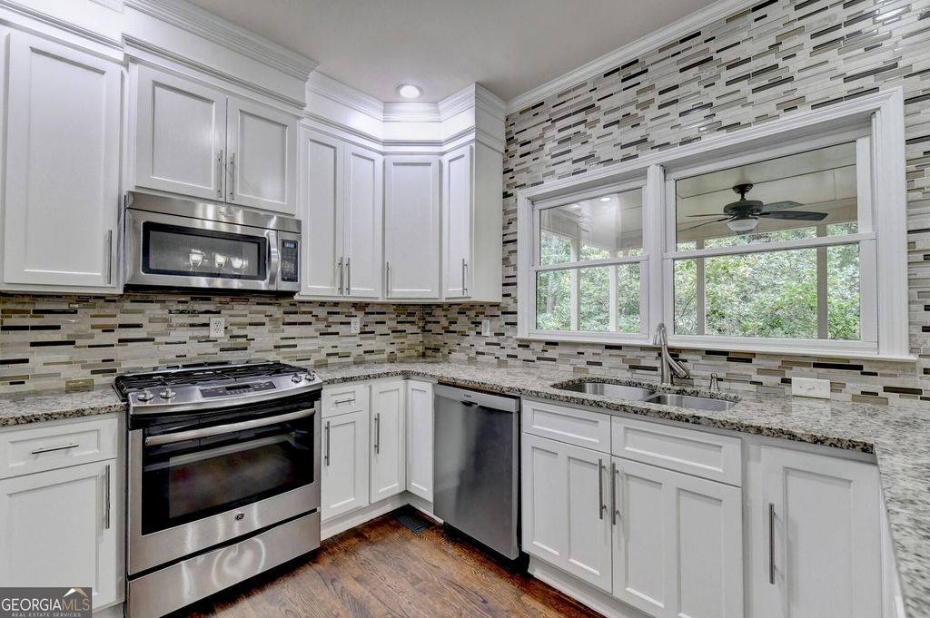 4410 Landover Way, Suwanee, GA 30024 — photo 2