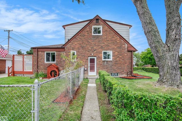 31201 Share Street, Saint Clair Shores, MI 48082