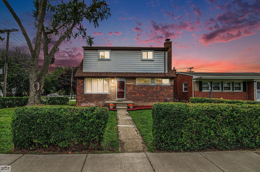 31201 Share Street, Saint Clair Shores, MI 48082