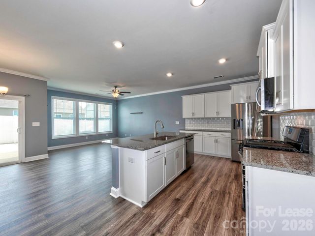 915 Emma Kate Court, Lake Wylie, SC 29710