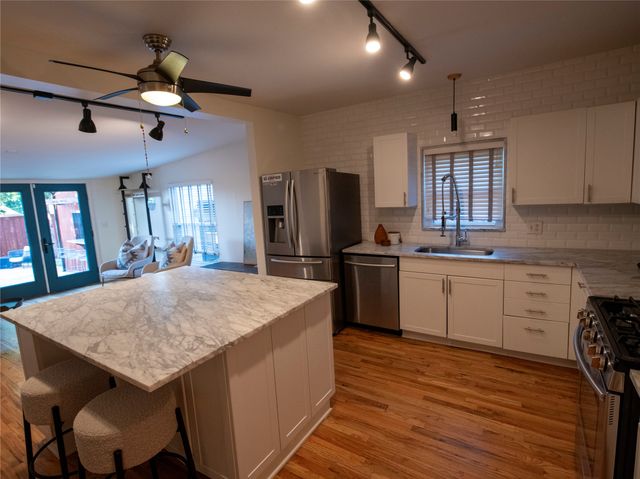 2631 Alco Avenue, Dallas, TX 75211