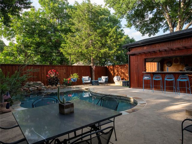 2631 Alco Avenue, Dallas, TX 75211