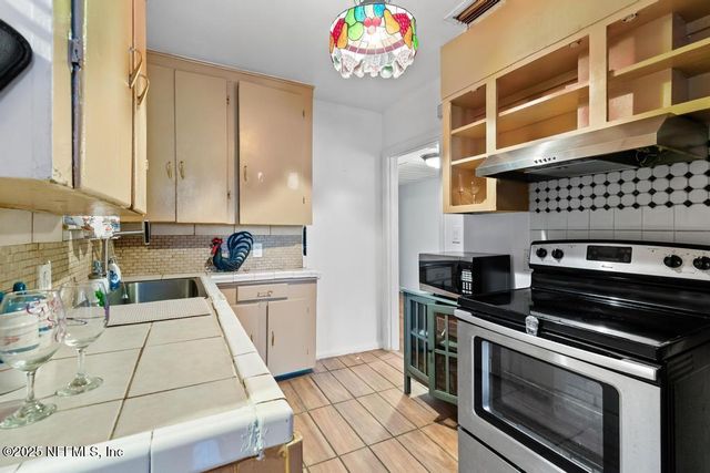433 W 70TH Street, Jacksonville, FL 32208