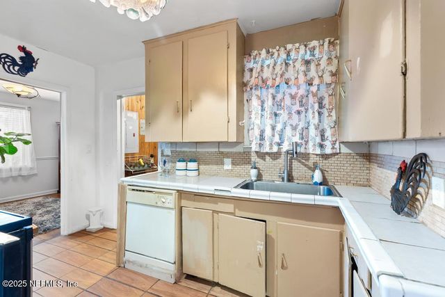 433 W 70TH Street, Jacksonville, FL 32208