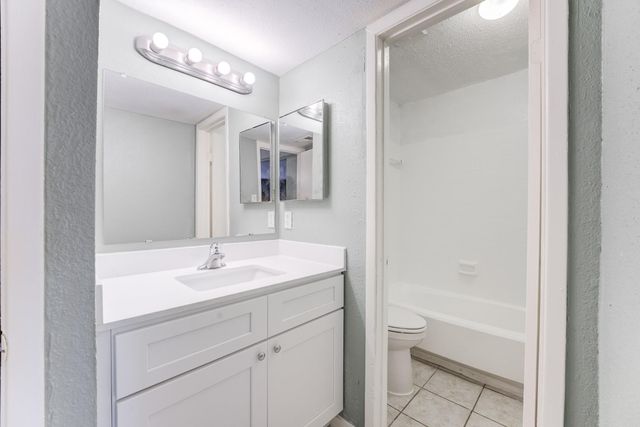 12615 Brookglade Circle 201, Houston, TX 77099