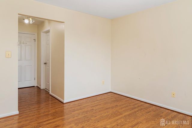 734 Waterford Drive, Edison, NJ 08817