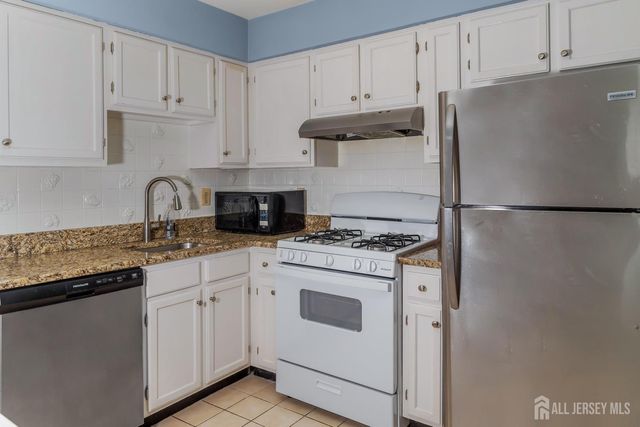 734 Waterford Drive, Edison, NJ 08817