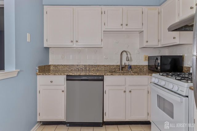 734 Waterford Drive, Edison, NJ 08817