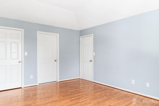 734 Waterford Drive, Edison, NJ 08817