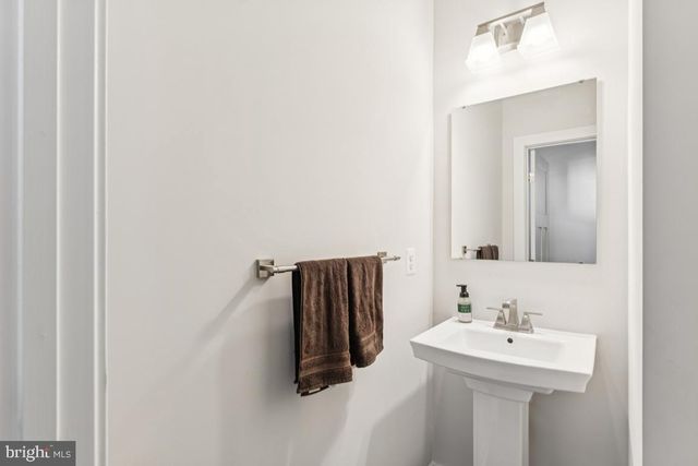 2598 SKEETER CT, Waldorf, MD 20603