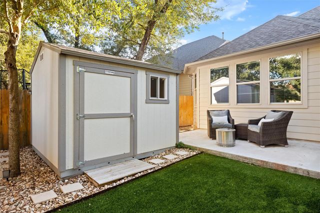 131 Sangaree DR, Buda, TX 78610