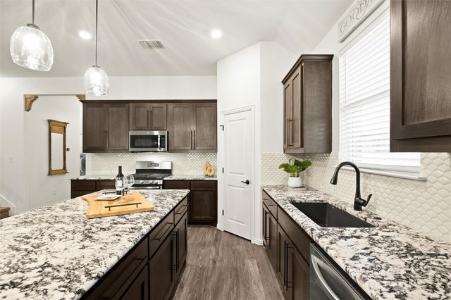 131 Sangaree DR, Buda, TX 78610