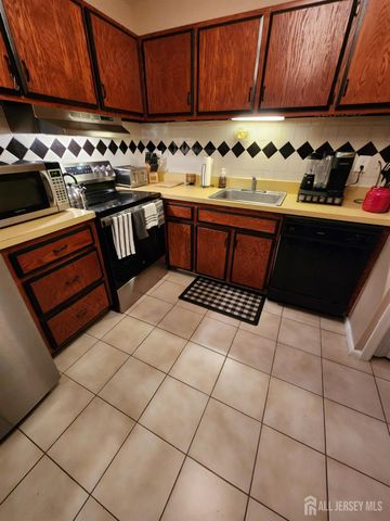 3 Twin River Drive K, Hightstown, NJ 08520