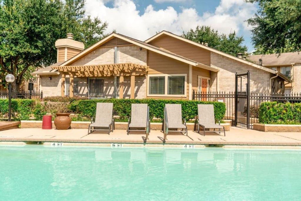 515 S Bender Avenue 1101, Humble, TX 77338