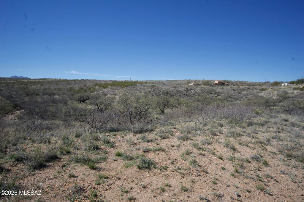 Image 11 of property listing at 15670 E Marsh Station Road, Vail, AZ 85641