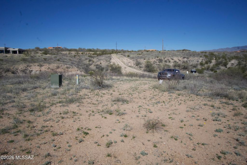 Image 13 of property listing at 15670 E Marsh Station Road, Vail, AZ 85641