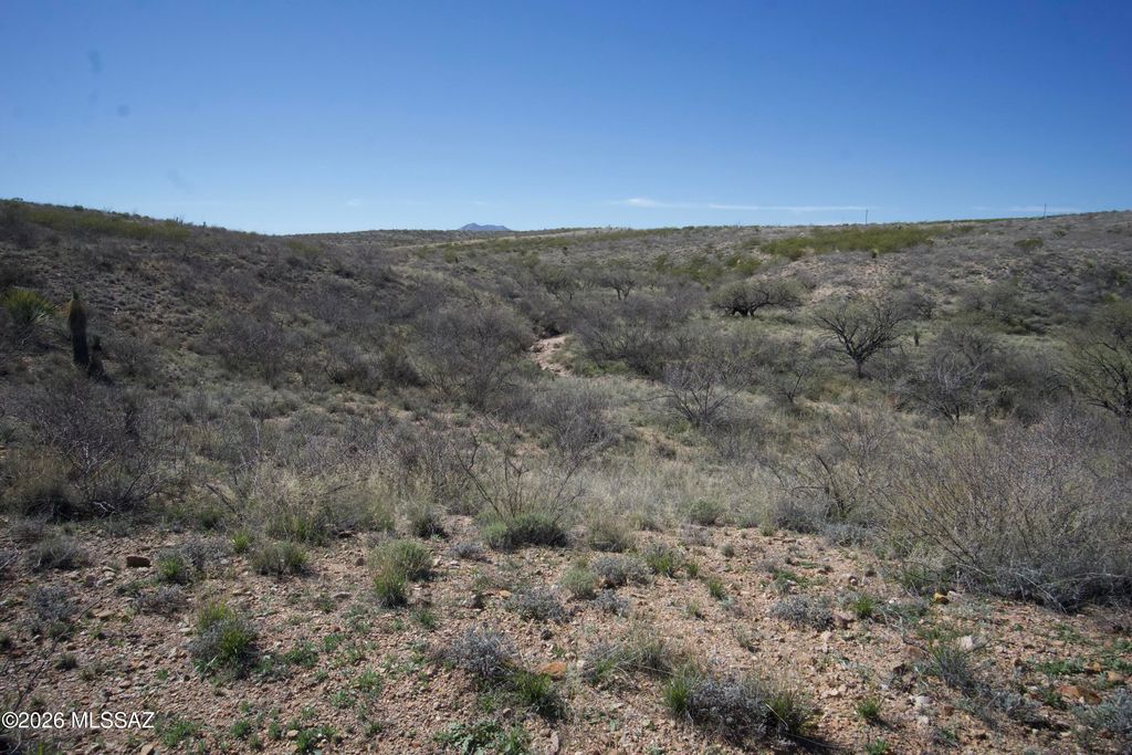 Image 14 of property listing at 15670 E Marsh Station Road, Vail, AZ 85641