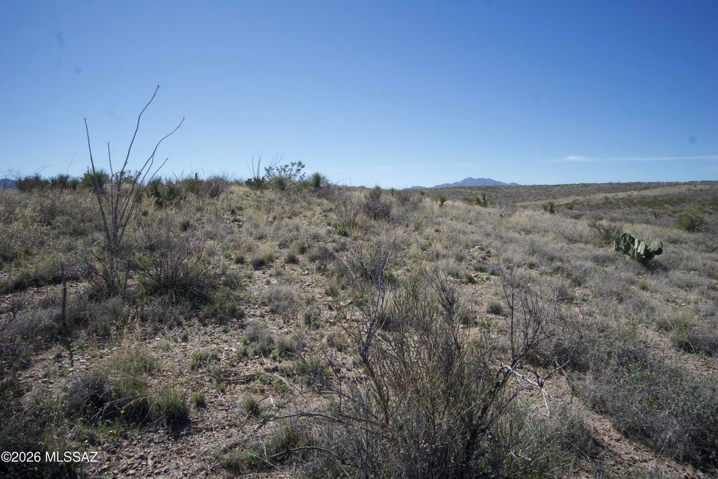 Image 17 of property listing at 15670 E Marsh Station Road, Vail, AZ 85641