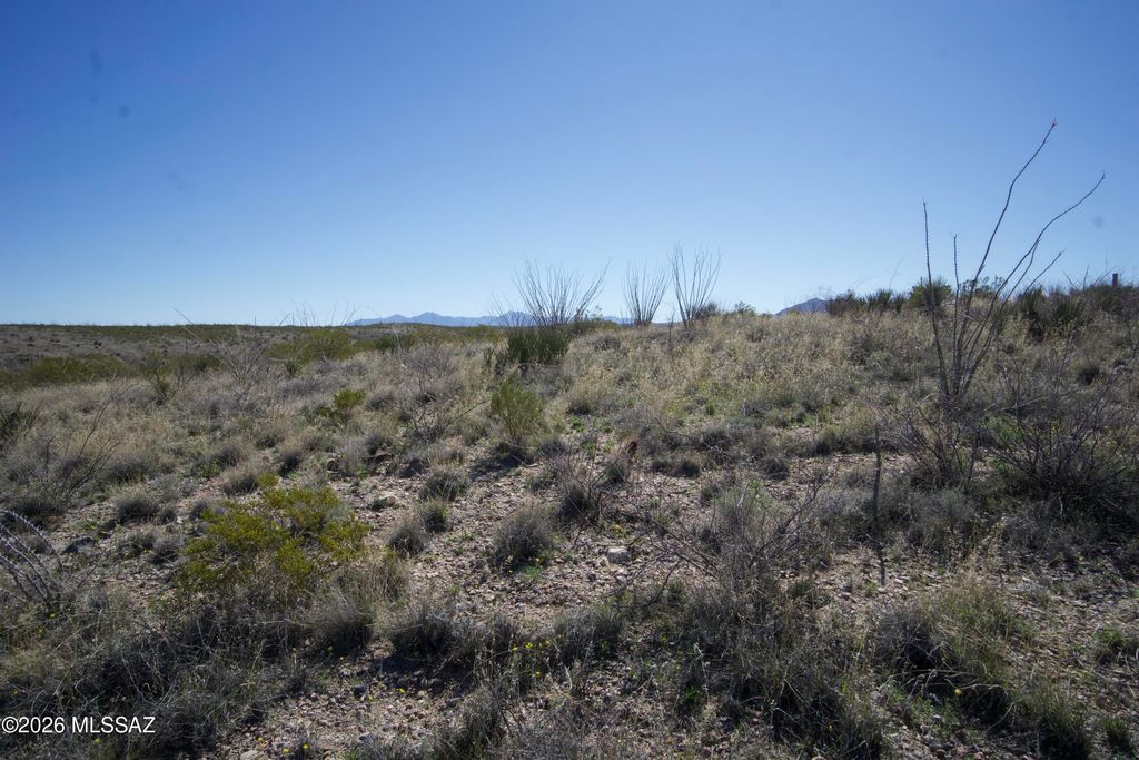 Image 18 of property listing at 15670 E Marsh Station Road, Vail, AZ 85641