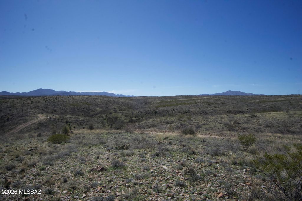 Image 2 of property listing at 15670 E Marsh Station Road, Vail, AZ 85641