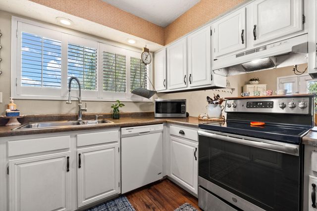 13001 GLENWOOD HILLS Court NE, Albuquerque, NM 87111