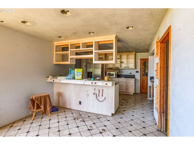5005 CAVES Hwy, Cave Junction, OR 97523