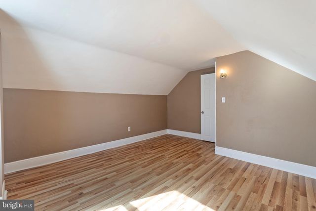 109 THOMPSON ST, Burlington, NJ 08016