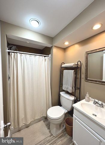 109 THOMPSON ST, Burlington, NJ 08016