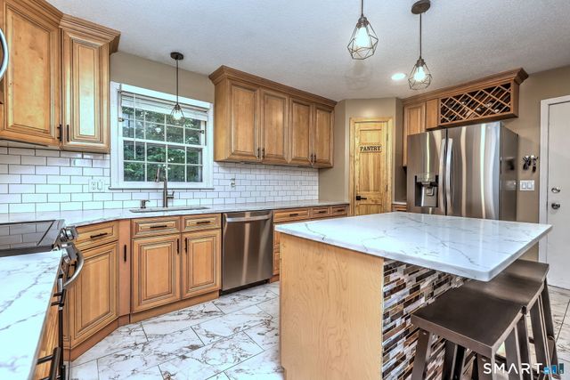131 Pepper Tree Hill Lane, Southbury, CT 06488