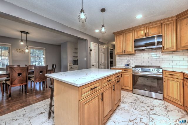 131 Pepper Tree Hill Lane, Southbury, CT 06488
