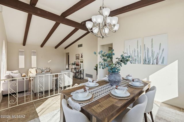 7611 S Ave De Belleza, Tucson, AZ 85747